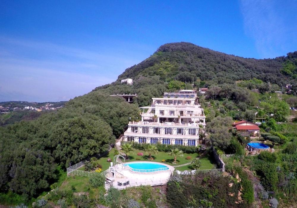 Caposperone Resort Palmi Exterior foto